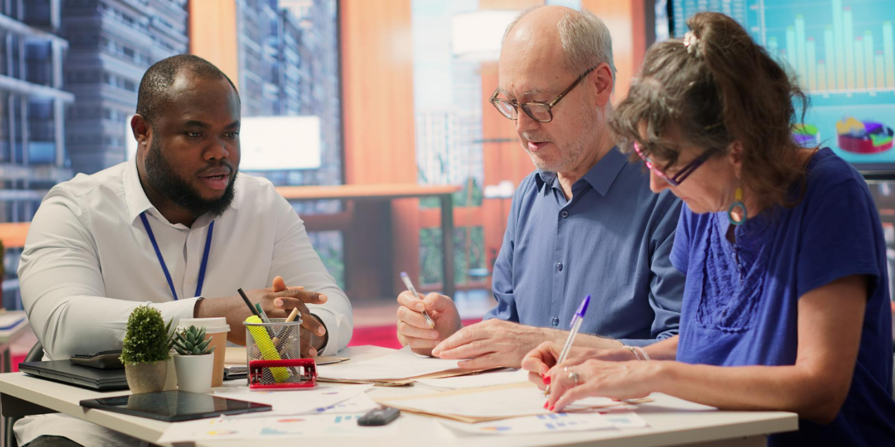 Cover image for “403b vs 401k: Understanding the Differences for Public Servants”
